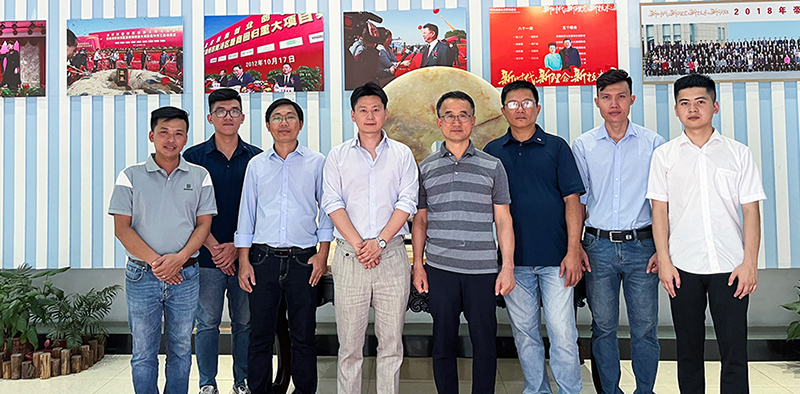 热烈欢迎u8国际集团电梯在韩国和越南多年的合作伙伴来u8国际集团公司做发货前的检验。